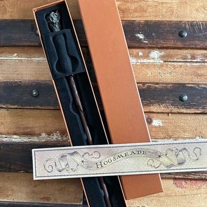 Harry Potter wand from Universal. Used once in perfect condition.